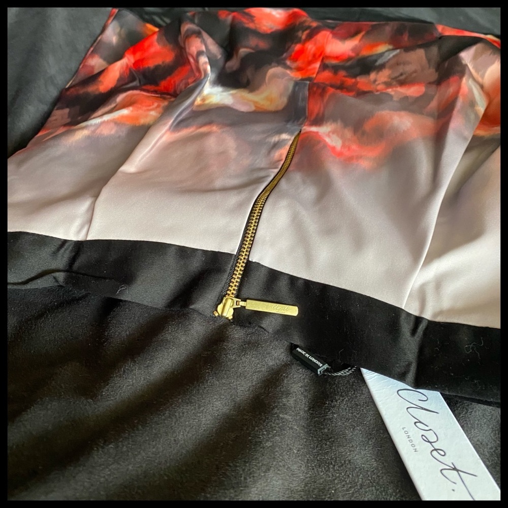 Closet London Floral Skirt with Pockets - Picture 2 of 9